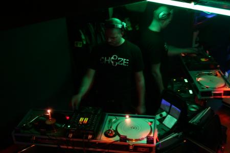 dj--houssam@hotmail.com